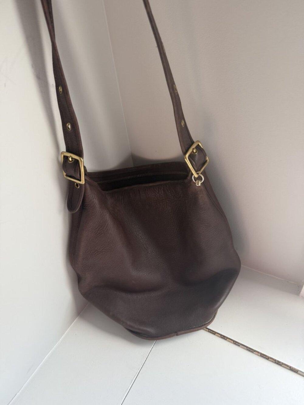 Coach Vintage Brown Leather Bucket Bag Duffel Sac 13" x 14" x 9" [jb] - Picture 4 of 7